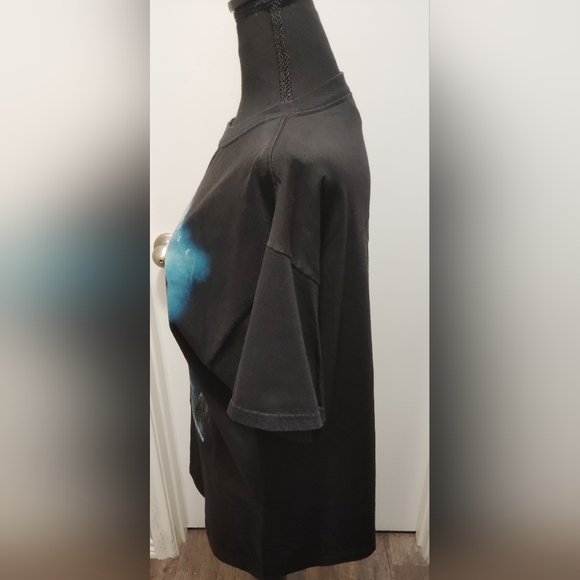 Delta Black and Blue Graphic Tee - Picture 5 of 6